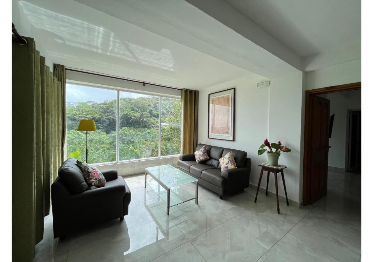 Holiday Home Baie Lazare  ภายนอก รูปภาพ