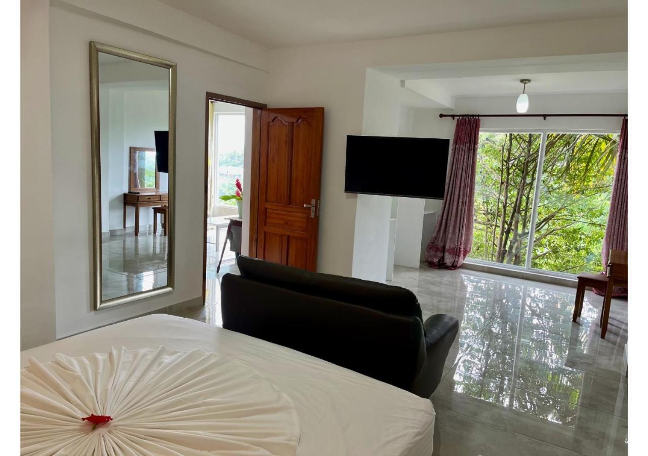 Holiday Home Baie Lazare  ภายนอก รูปภาพ