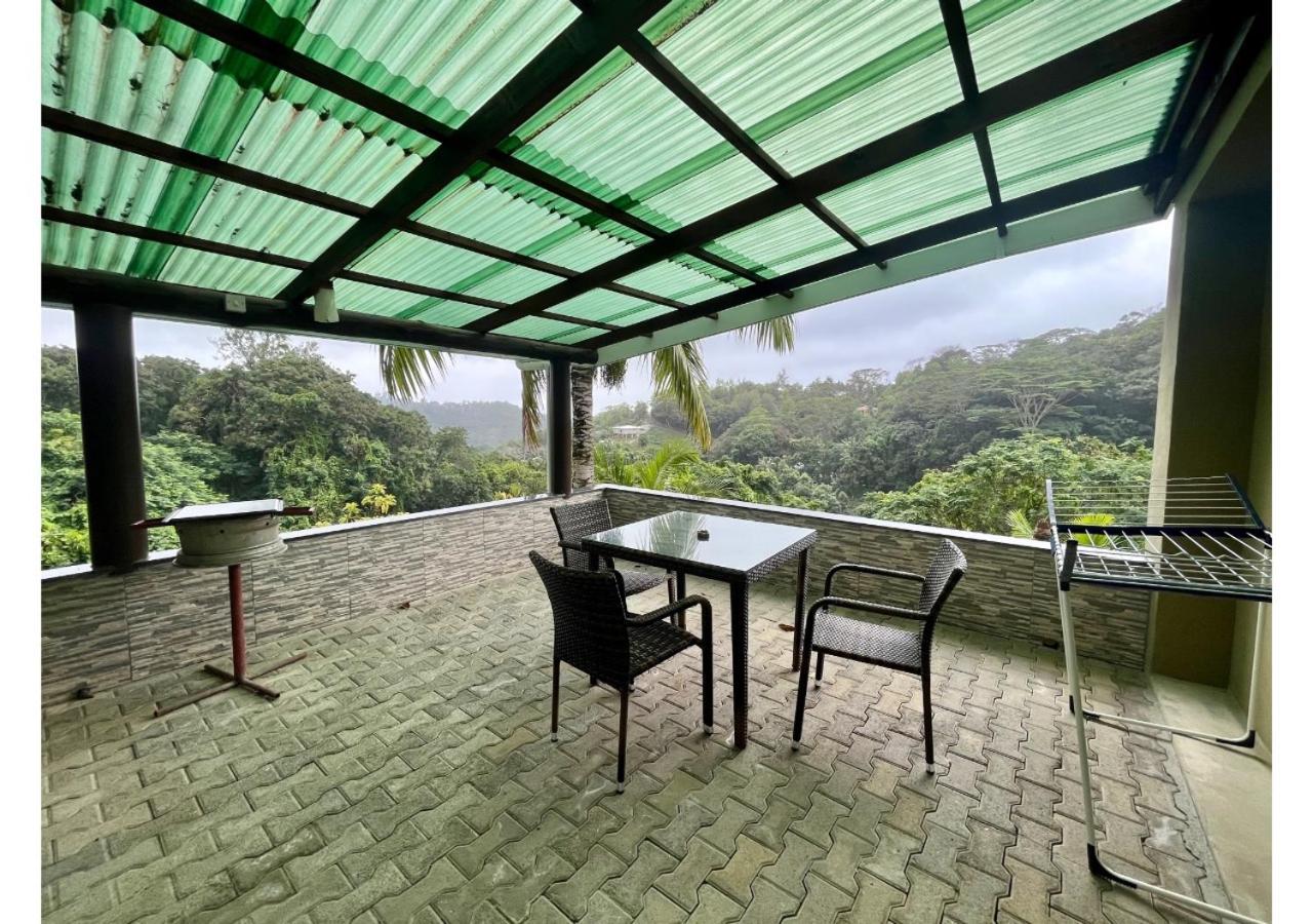 Holiday Home Baie Lazare  ภายนอก รูปภาพ