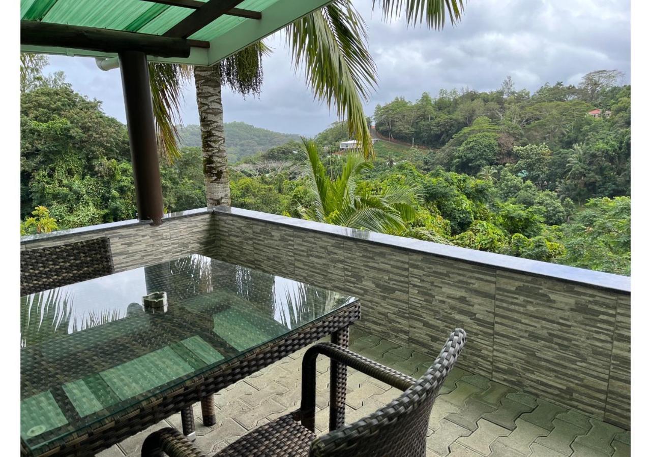 Holiday Home Baie Lazare  ภายนอก รูปภาพ