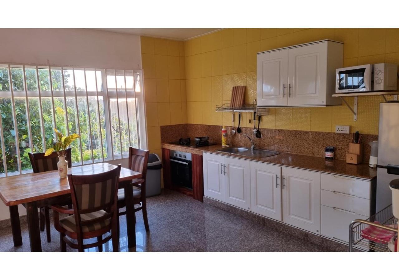 Holiday Home Baie Lazare  ภายนอก รูปภาพ